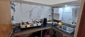 Raghav Vilas ~ Luxury 2BHK Near Vishwanath Temple