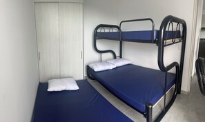 2 室のベッドルーム、インターネット、ベッドシーツ