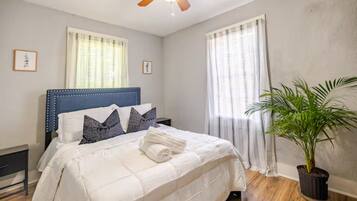 Iron/ironing board, WiFi, bed sheets