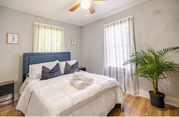 Iron/ironing board, WiFi, bed sheets