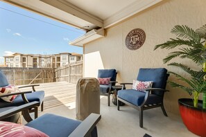 Terrace/patio - Casa Buena Vista Cozy Townhome Aggieland (College Station)
