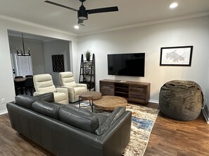 Smart TV, video games