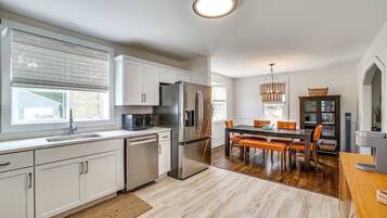 Microonde, forno, piano cottura, lavastoviglie