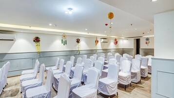 House | Meeting facility