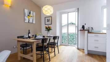 Design Apartment, Balcony, City View | Dining room