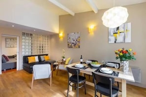 Dining room - Mediterranean Horizon (Villefranche-sur-Mer)