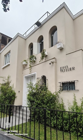 Exterior. Lima Atelier