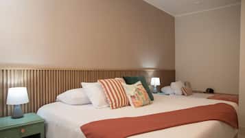 Triple Room | In-room safe, iron/ironing board, free WiFi