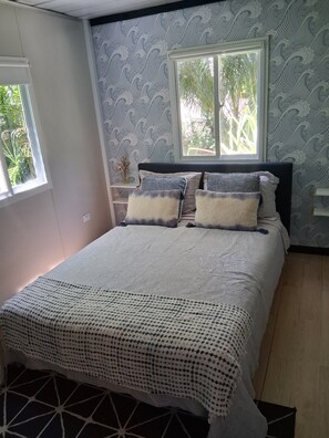 2 bedrooms, iron/ironing board, Internet, bed sheets