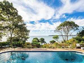 Pool - Secluded Bayfront Retreat — Cozy Southampton Escape (Southampton)