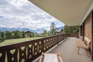 Terrace/patio - Spacious Verbier 3-Bedroom with Breathtaking Views & Ski-In/Ski-Out Potential (Val de Bagnes)