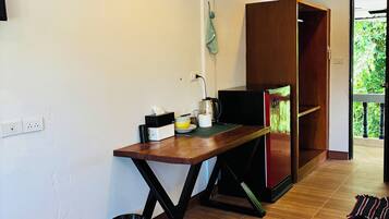 Desk, laptop workspace, free WiFi