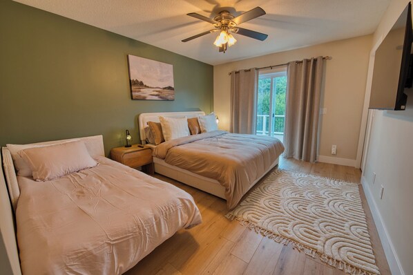 4 bedrooms, iron/ironing board, free WiFi, bed sheets