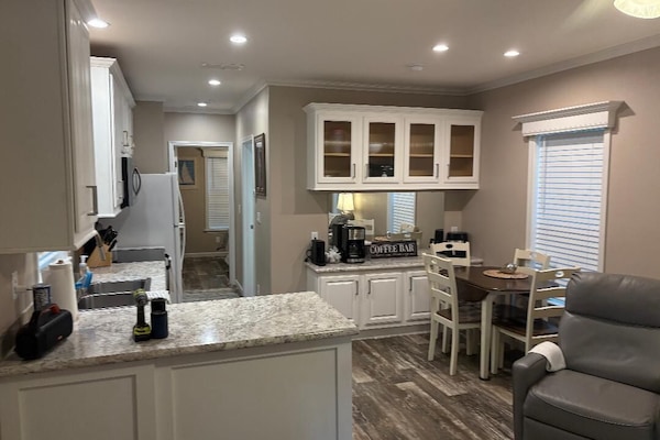 Mikroaaltouuni, uuni, liesi, astianpesukone