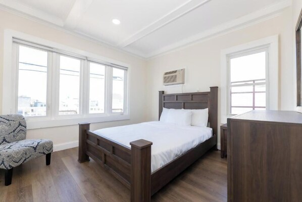 1 bedroom, internet, bed sheets