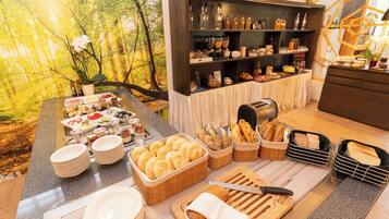 Daily buffet breakfast for a fee