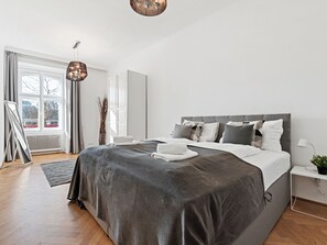 Apartamento luxo, 3 quartos, para não fumantes, ar-condicionado | Ferros/tábuas de passar roupa, Wi-Fi de cortesia