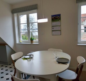 Dining - Year-round exclusive vacation apartment in the middle of the Masurian nature at Jeziorak (Zalewo)