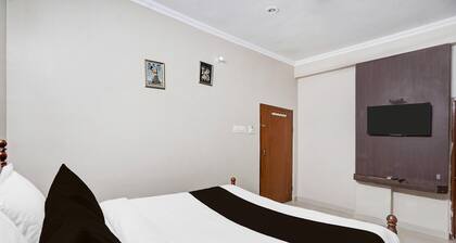 Super Townhouse Chandpole Metro Station