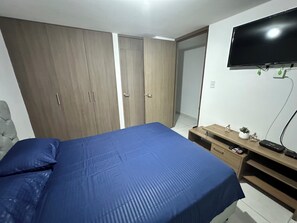 Iron/ironing board, WiFi, bed sheets