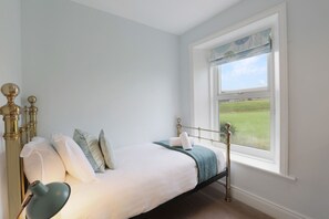 3 bedrooms, desk, travel crib, free WiFi
