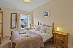 2 bedrooms, iron/ironing board, travel crib, free WiFi