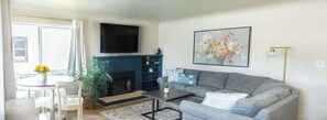 TV, fireplace