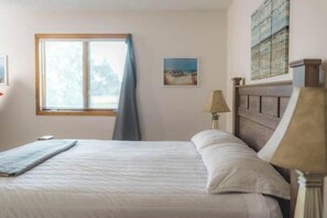 4 bedrooms, free WiFi, bed sheets