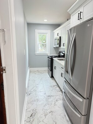 Microwave, oven, stovetop, coffee/tea maker