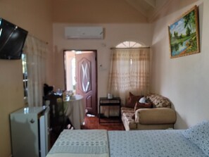 1 chambre, fer et planche Ă repasser, Wi-Fi, draps fournis