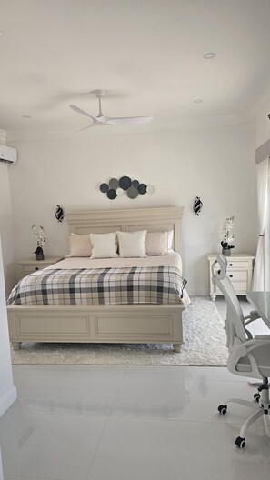 3 bedrooms, in-room safe, desk, iron/ironing board