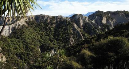 The Shearers Quarters - Kaikoura Holiday Home