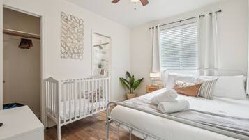 3 bedrooms, desk, iron/ironing board, travel crib
