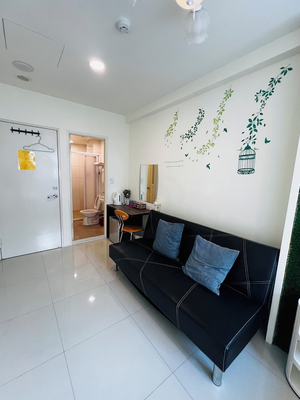 Comfort Double Room, Partial Lake View | Desk, laptop workspace
