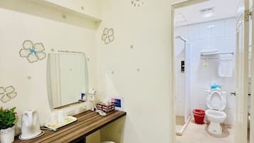 Comfort Double Room, Partial Lake View | Desk, laptop workspace