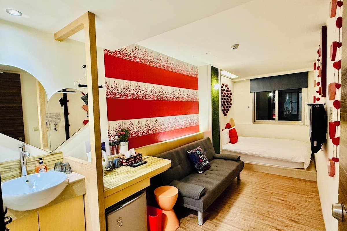 Comfort Double Room, Partial Lake View | Desk, laptop workspace