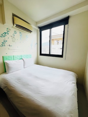 Comfort Double Room, Partial Lake View | Desk, laptop workspace