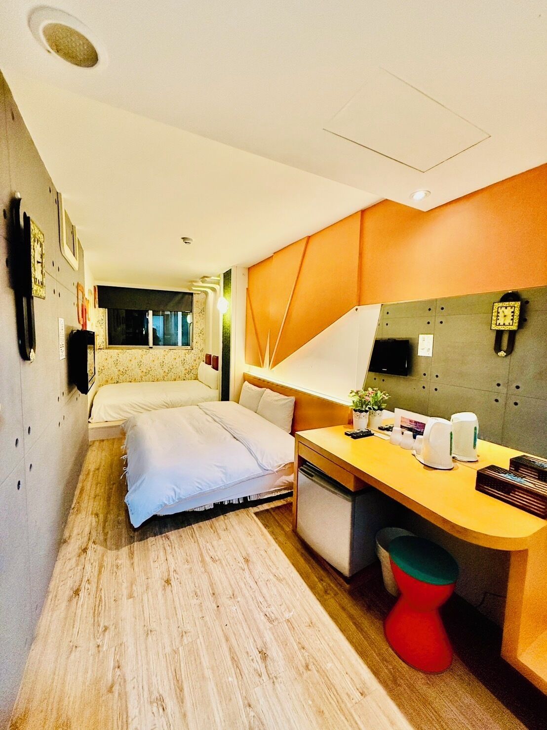 Kamar Quadruple Comfort, pemandangan kota | Meja kerja dan ruang kerja ramah laptop