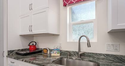 Relax in Luxury! ✯ Privacy ✯ Great Amenities!
