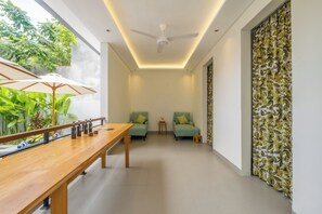 Interior - TheNomad Canggu – Modern Deluxe Work Friendly Room in Bali with Pool, Gym & Spa (Bali)