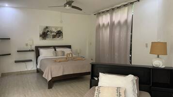 1 bedroom, desk, WiFi (free), bed sheets
