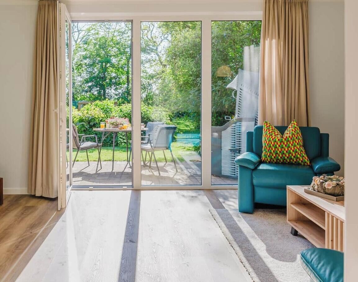 TV, pebolim, mesa de pingue-pongue