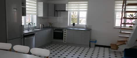 Refrigerador, microondas, parrilla de estufa y lavavajillas