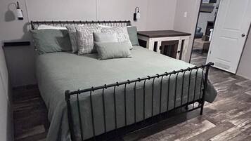 3 bedrooms, travel crib, free WiFi, bed sheets