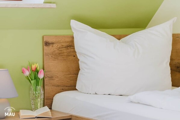 3 habitaciones, tabla de planchar con plancha, wifi y ropa de cama 