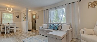 Fully Fenced~ Dog Friendly~13 mins to Pine Knob