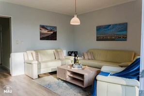 Unclassified image, 5 of 46, button