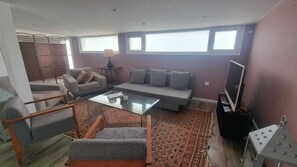 TV - F2 in "Dareddroudj" apartment hotel - sea view - 25 M² terrace - garden - swimming pool (Staoueli)