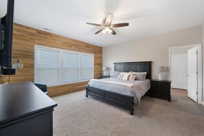 3 bedrooms, iron/ironing board, free WiFi, bed sheets - Birdie Hideaway at Home Stay MHK (Manhattan)