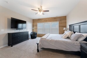 3 chambres, fer et planche à repasser, Wi-Fi gratuit, draps fournis